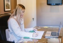 Outsourcing back-office support: Is it worth it? OUTSOURCING BACK-OFFICE SUPPORT IS IT WORTH IT