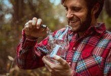 Bio-Glass Bongs vs. Conventional Glassware Beaker Bongs